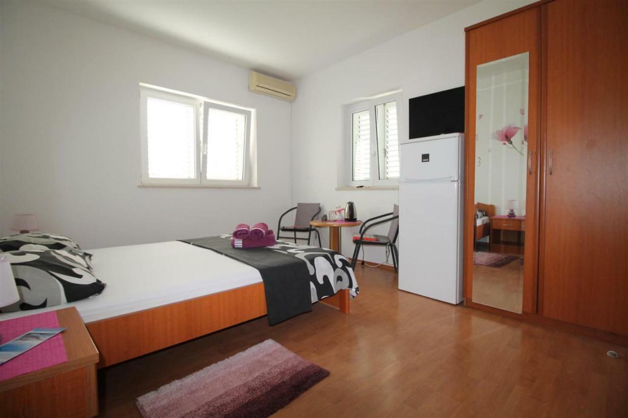 Private Accommodation Carevic Dubrovnik Buitenkant foto